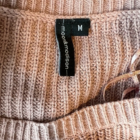MOON‎ & Madison Women’s Tie Back Sweater Size Medium - Picture 5 of 5